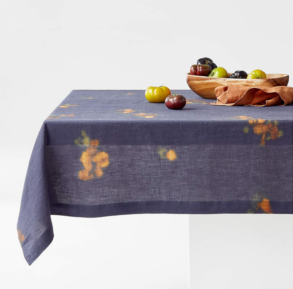 Top 6 Linen Tablecloths for Sophisticated Dining